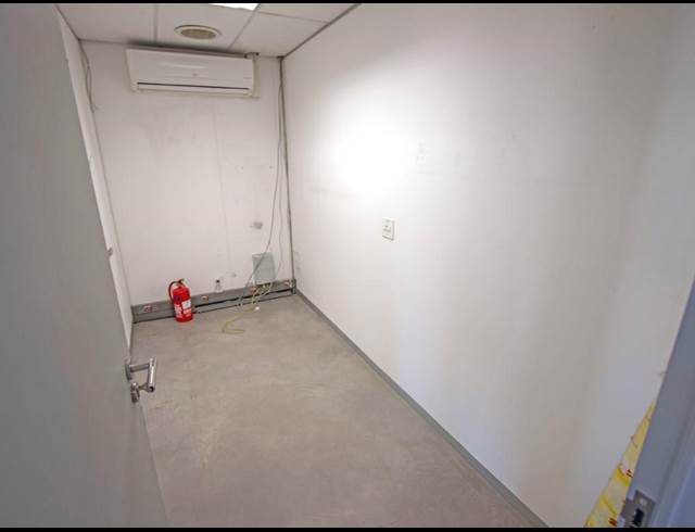510M² OFFICE TO LET IN FOURWAYS