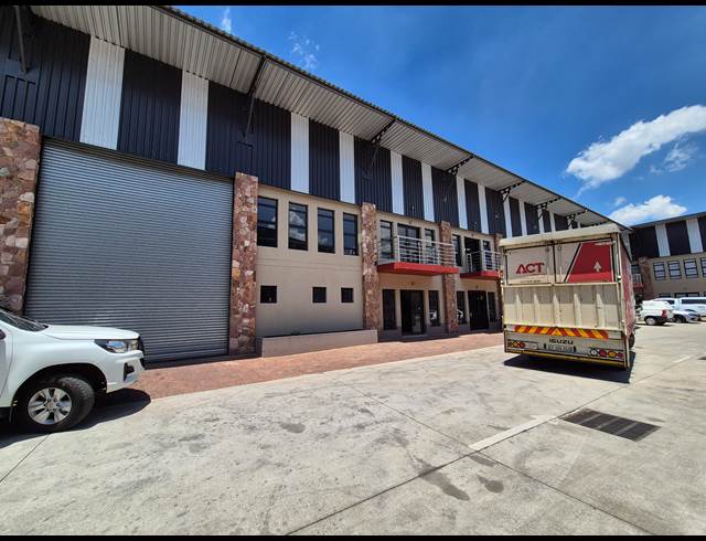 350M² WAREHOUSE TO LET IN WYCHWOOD