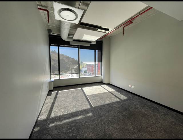 466M² OFFICE TO LET IN DE WATERKANT
