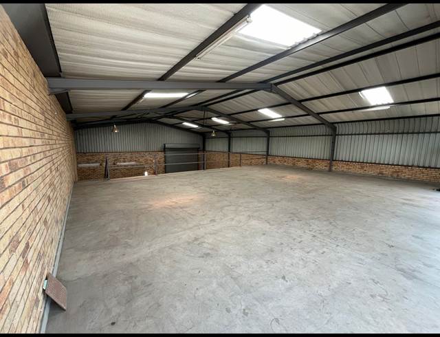 455M² WAREHOUSE TO LET IN CROWN
