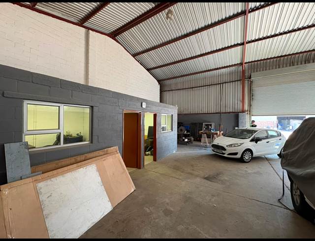 152M² WAREHOUSE TO LET IN BROADLANDS PARK