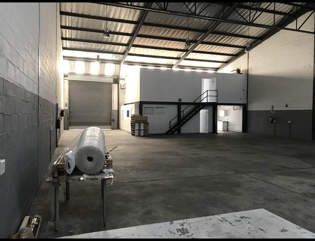 490M² WAREHOUSE RENTED IN EPPING INDUSTRIAL