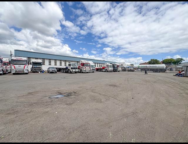 4,000M² INDUSTRIAL YARD TO LET IN NEW GERMANY