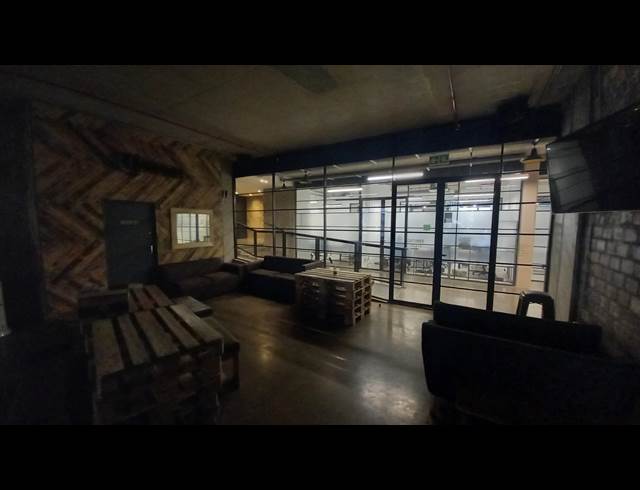 270M² BAR/PUB RENTED IN WOODSTOCK