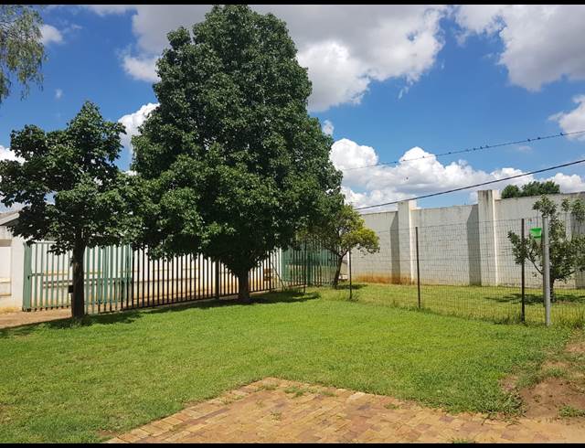 1 bed property to rent in KHAYA SANDS