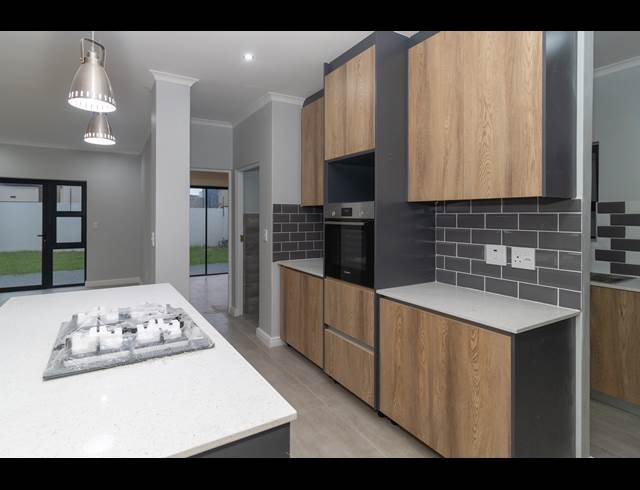 4 BEDROOM HOUSE TO LET IN SANDOWN