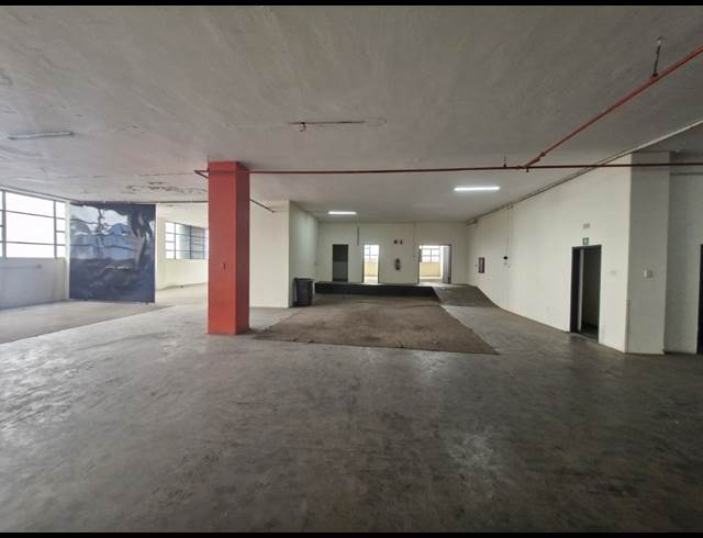 1,140M² WAREHOUSE TO LET IN WYNBERG