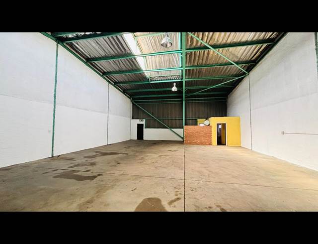 275M² WAREHOUSE TO LET IN STORMILL