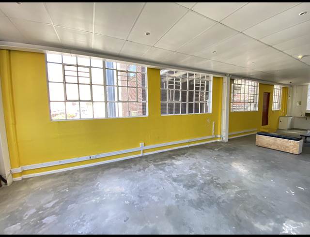 137M² OFFICE TO LET IN WOODSTOCK