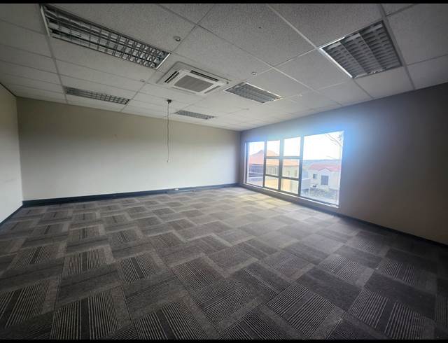172M² OFFICE TO LET IN NOORDWYK