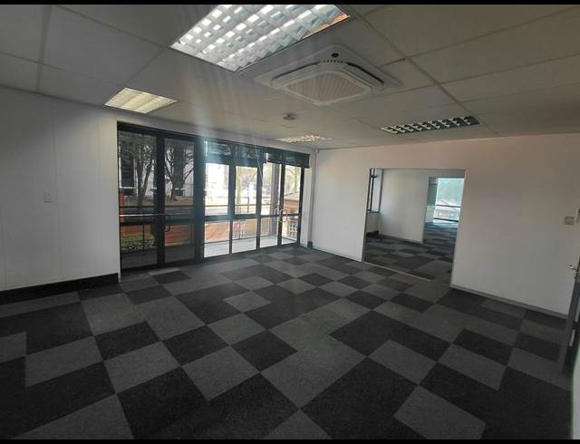 299M² OFFICE TO LET IN BRYANSTON