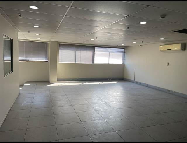 3,470M² WAREHOUSE TO LET IN JACOBS