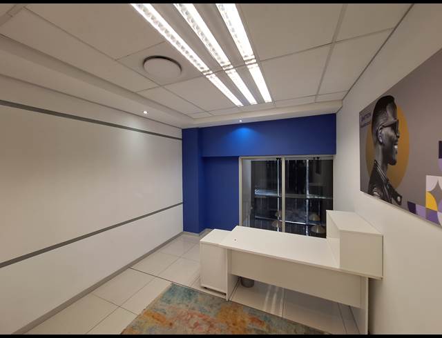 2,221M² SHOWROOM TO LET IN NORTH RIDING