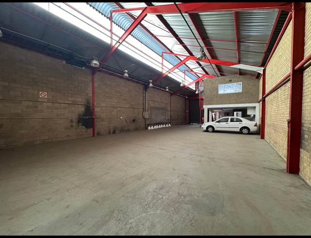 291M² WAREHOUSE TO LET IN ROBERTVILLE