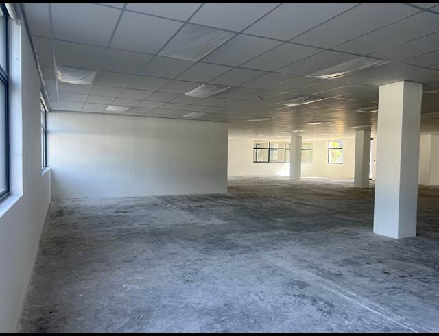 767M² OFFICE TO LET IN SANDHURST