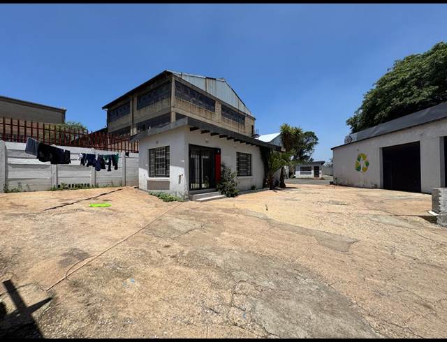 360M² WAREHOUSE TO LET IN INDUSTRIA NORTH