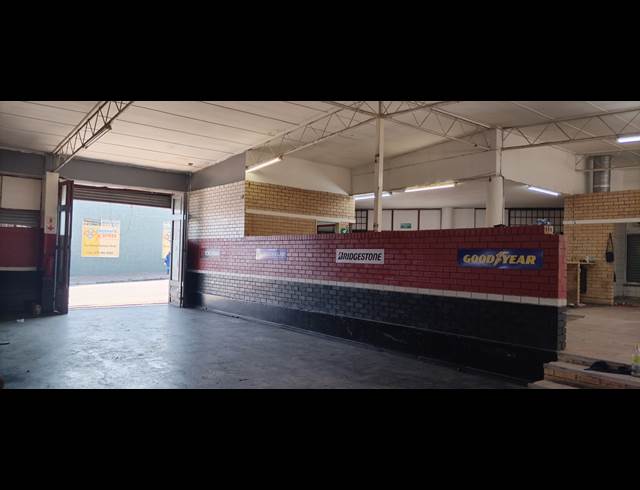 388M² WORKSHOP TO LET IN SONHEUWEL