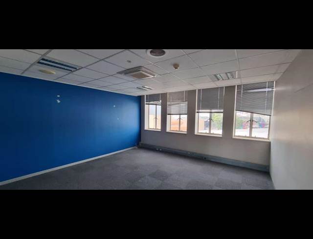 1,000M² OFFICE RENTED IN SELBY