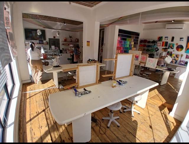 91M² RETAIL TO LET IN GARDENS