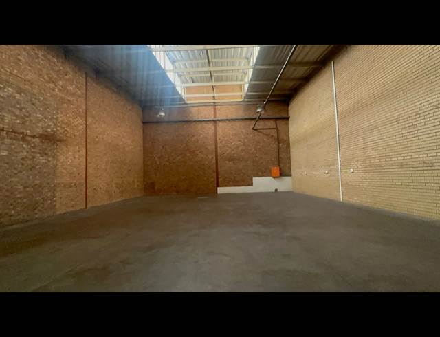 350M² WAREHOUSE TO LET IN MEADOWDALE