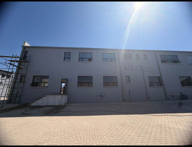 330M² WAREHOUSE TO LET IN EASTLEIGH