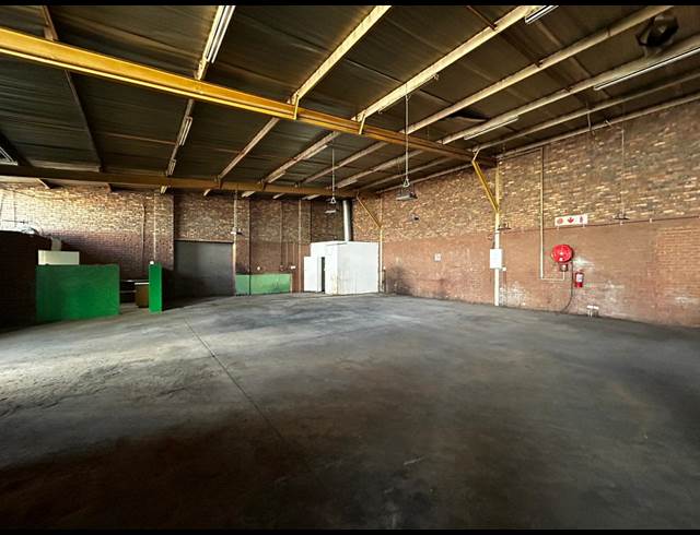 372M² WAREHOUSE TO LET IN KEW