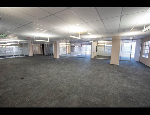 1,013M² OFFICE TO LET IN ILLOVO