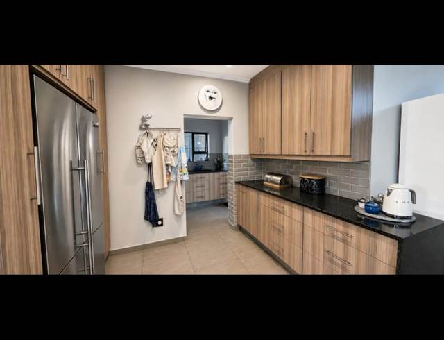 5 BEDROOM PROPERTY TO RENT IN WATERKLOOF RIDGE