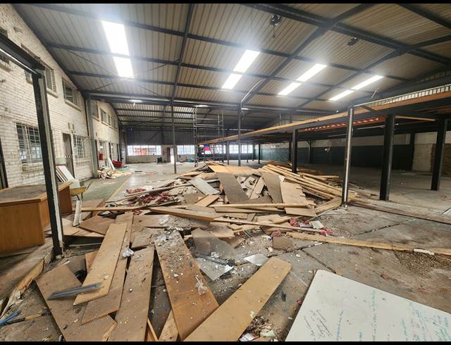 600M² WAREHOUSE TO LET IN WADEVILLE