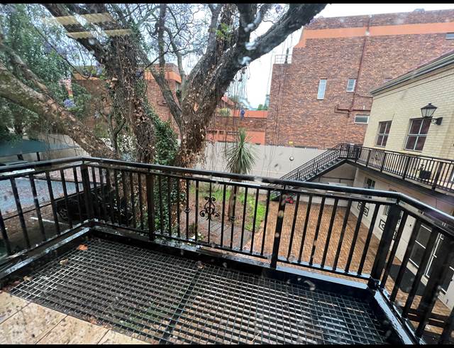21M² SERVICED OFFICE TO LET IN ROSEBANK