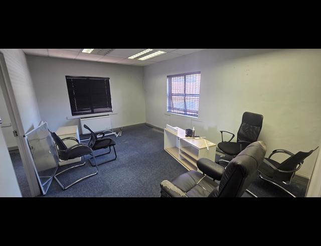 129M² OFFICE TO LET IN NELSPRUIT EXT 1