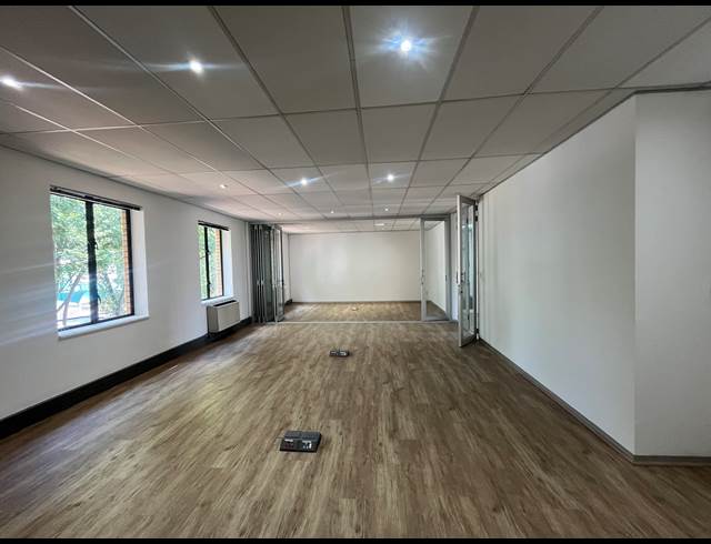 301M² OFFICE TO LET IN BRYANSTON