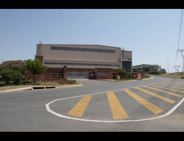 4,881M² WAREHOUSE TO LET IN LINBRO PARK
