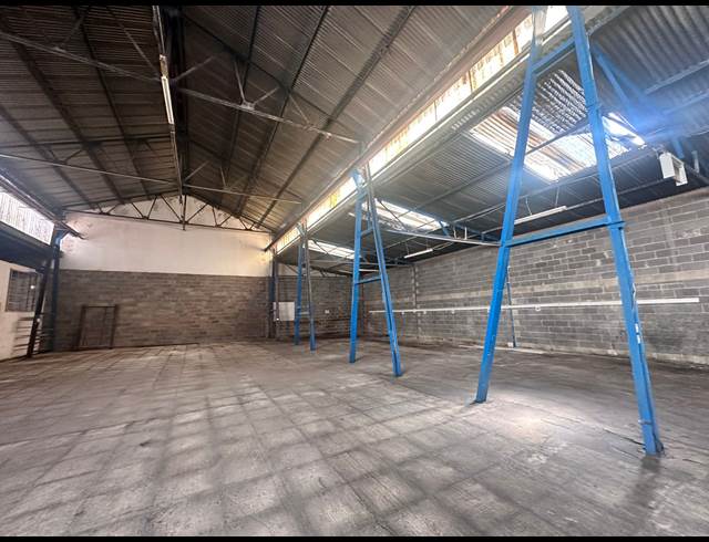 450M² WAREHOUSE TO LET IN EASTLEIGH