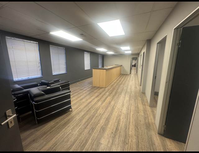 476M² OFFICE TO LET IN WYNBERG