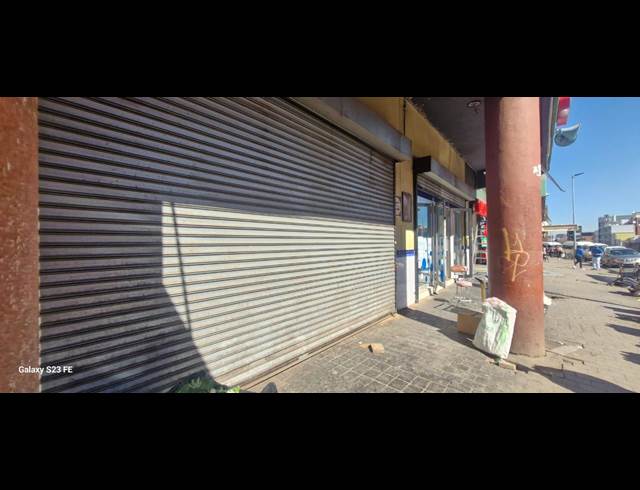 74M² OFFICE TO LET IN NEWTOWN