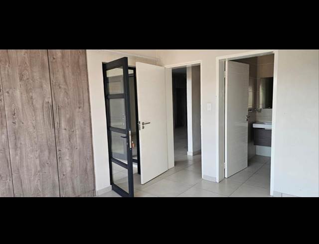 3 BEDROOM APARTMENT TO LET IN BARTLETT
