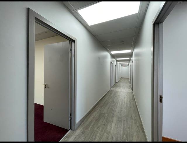 712M² OFFICE TO LET IN SANDTON CENTRAL