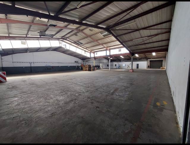 1,025M² WAREHOUSE TO LET IN ANDERBOLT