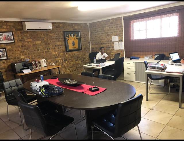 3,000M² WAREHOUSE TO LET IN GERMISTON CENTRAL