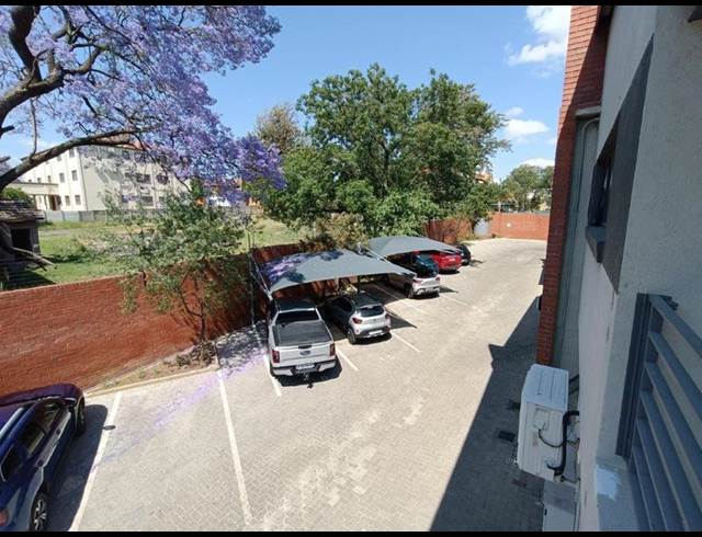 BUSINESS PROPERTY TO RENT IN HALFWAY HOUSE