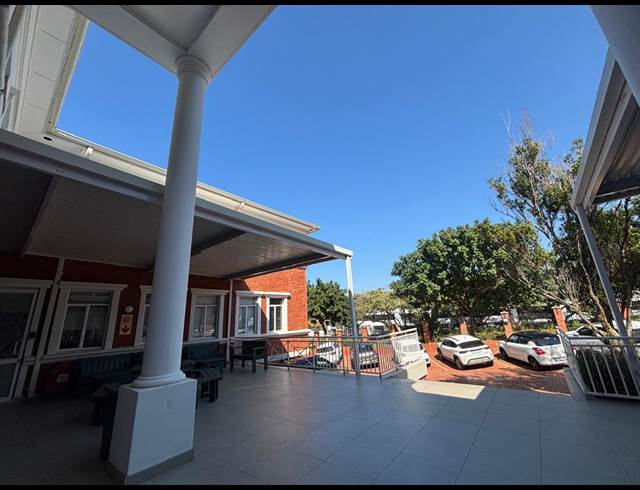 1,834M² BUILDING TO LET IN LA LUCIA RIDGE