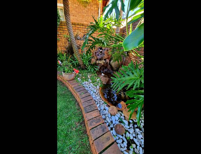 3 bed property to rent in CHANCLIFF AH