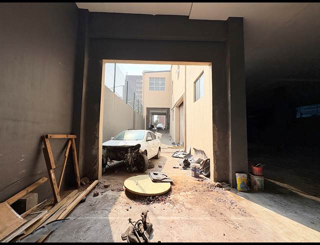 545M² WAREHOUSE TO LET IN DURBAN CENTRAL