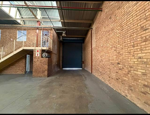 350M² WAREHOUSE TO LET IN MEADOWDALE
