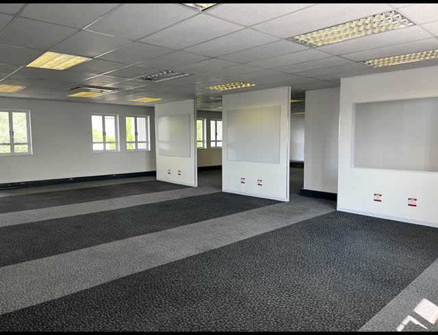 1,224M² OFFICE TO LET IN BRYANSTON