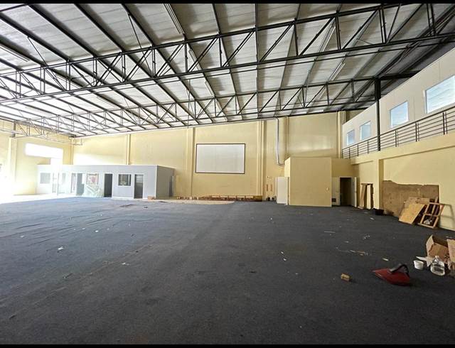 679M² WAREHOUSE TO LET IN LASER PARK