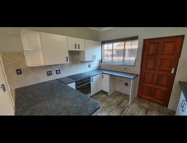 3 bed property to rent in NORTHRIDING