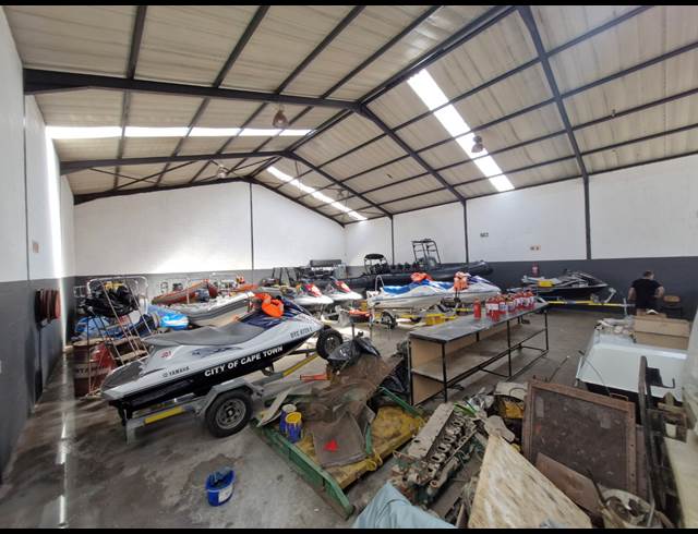 440M² WAREHOUSE TO LET IN OKAVANGO PARK