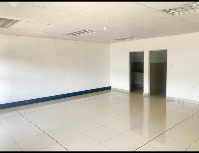 450M² WAREHOUSE TO LET IN KYA SANDS